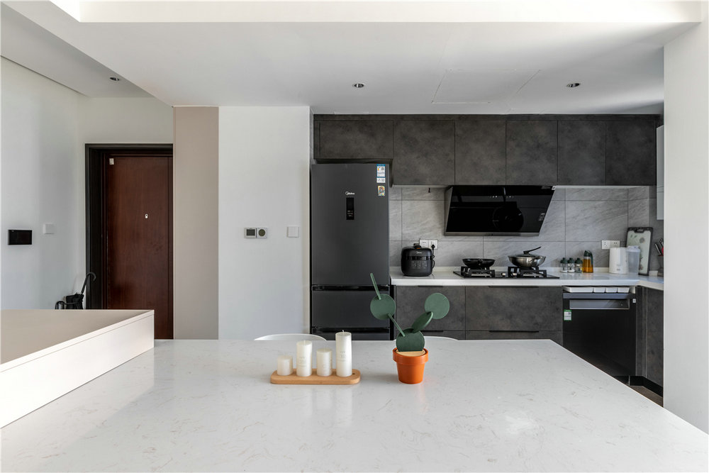 江城雅居現(xiàn)代極簡風格裝修效果圖