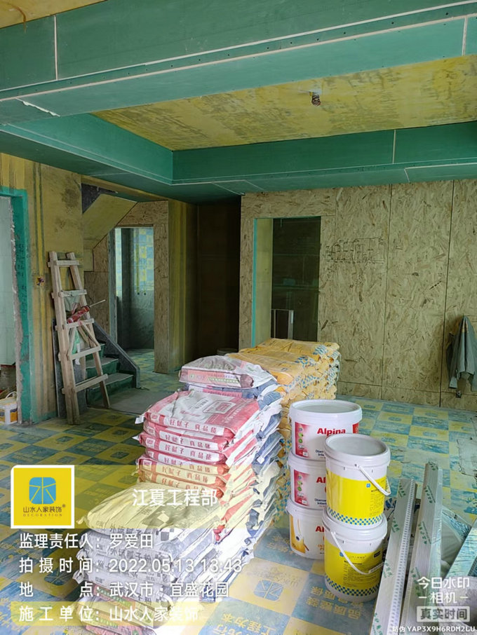 光谷和昌城油漆材料進(jìn)場