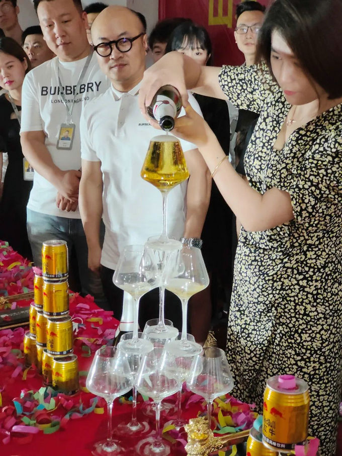 山水人家裝飾漢陽(yáng)分公司新店面動(dòng)工儀式 山水人家裝飾漢陽(yáng)分公司新店面動(dòng)工儀式