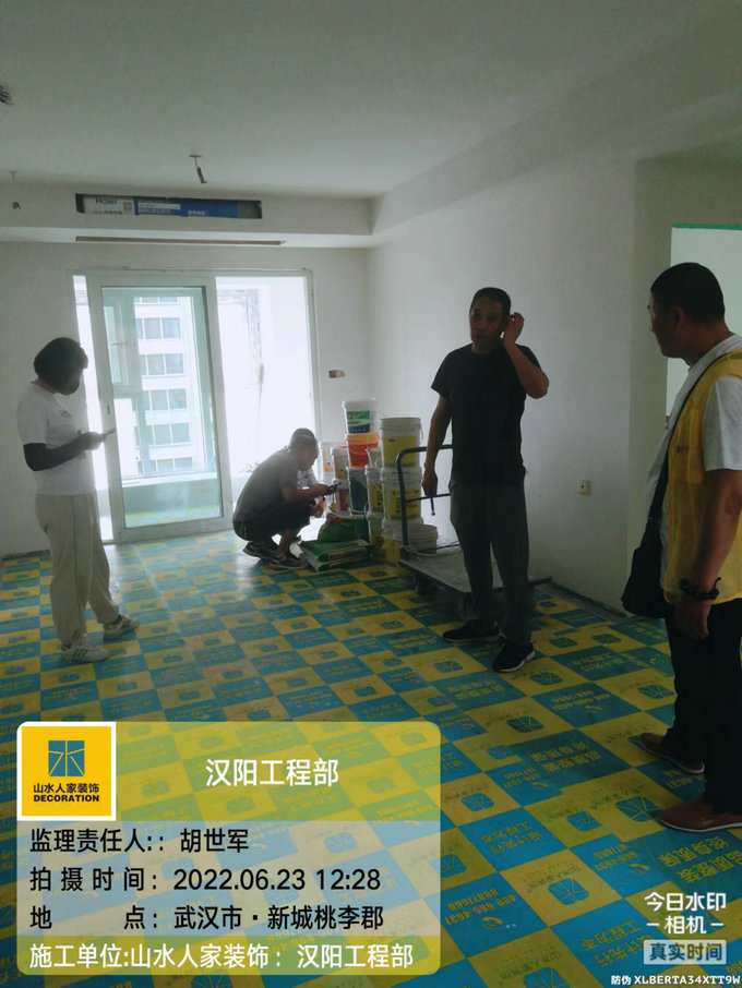 漢陽(yáng)工程部領(lǐng)導(dǎo)在新城桃李郡小區(qū)檢查施工現(xiàn)場(chǎng)