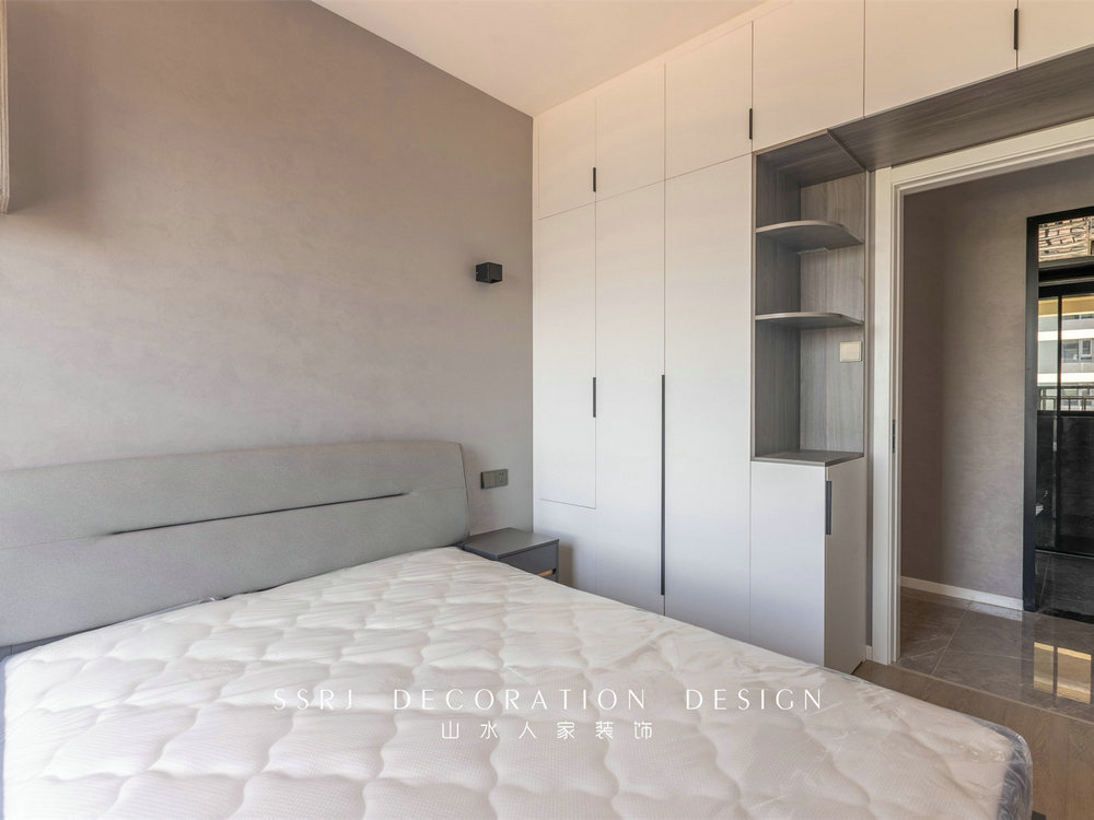 融創(chuàng)城90平現(xiàn)代風格裝修效果圖