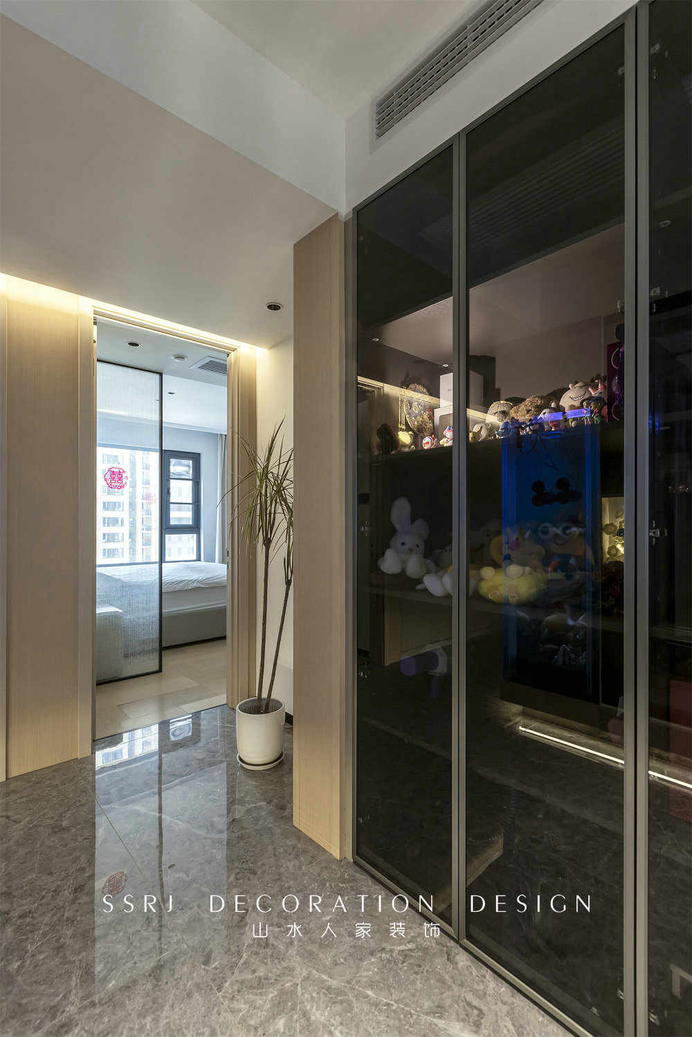 正榮紫闕臺現(xiàn)代簡約風(fēng)格實景裝修效果圖