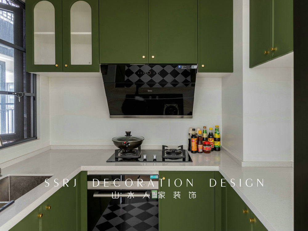 融創(chuàng)城94平法式復古風格裝修效果圖