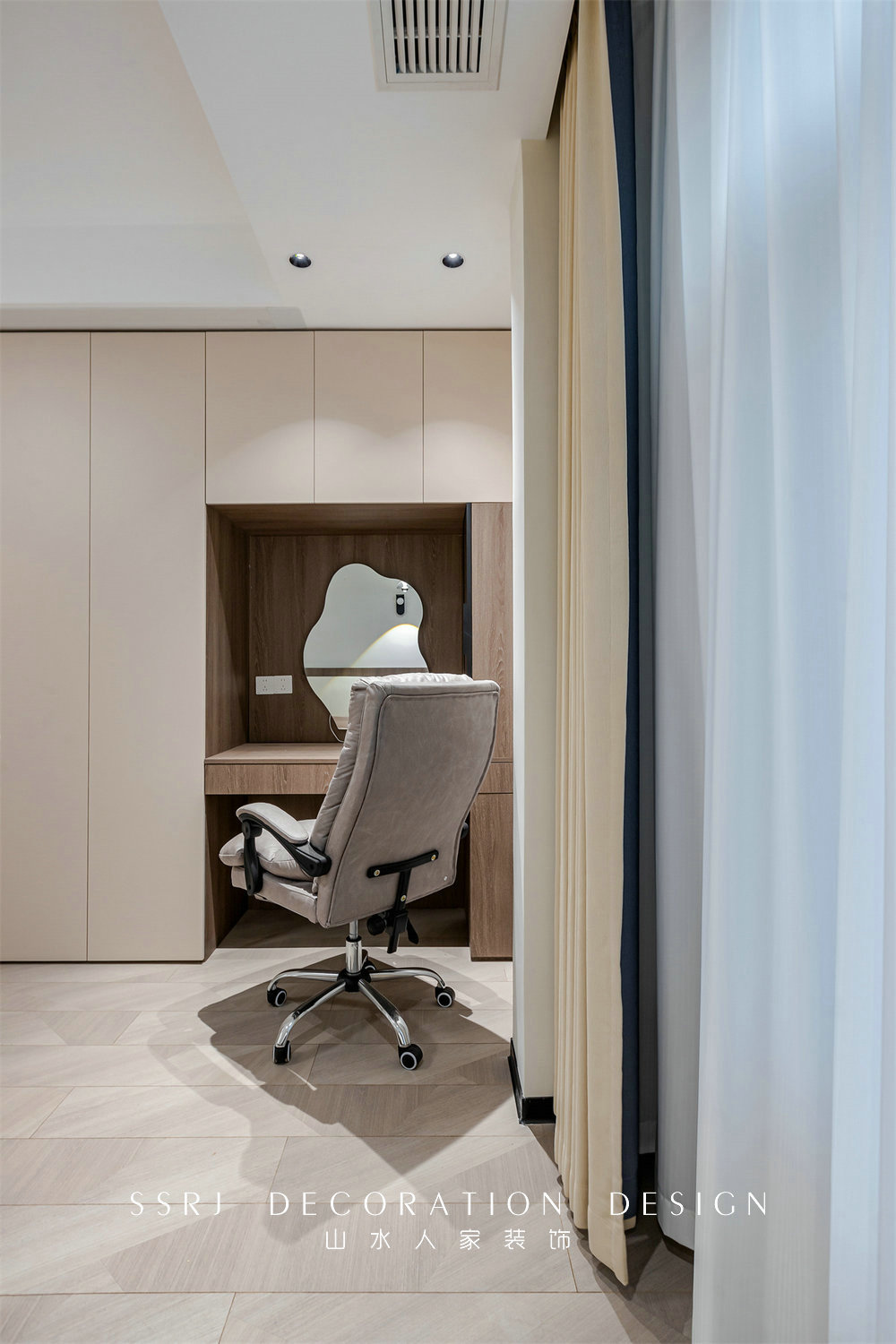 綠地中央廣場320平現(xiàn)代風格裝修效果圖