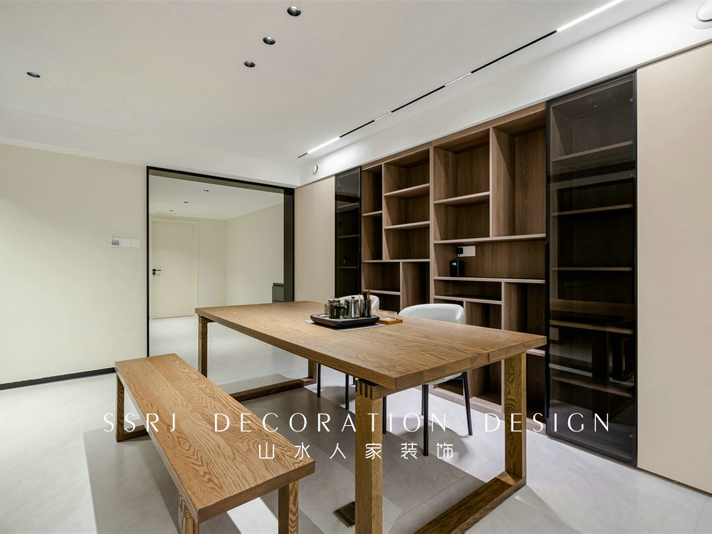 綠地中央廣場320平現(xiàn)代風格裝修效果圖