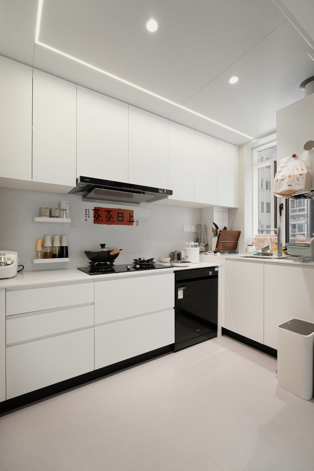 友誼國(guó)際沙湖苑121平現(xiàn)代風(fēng)格裝修效果圖