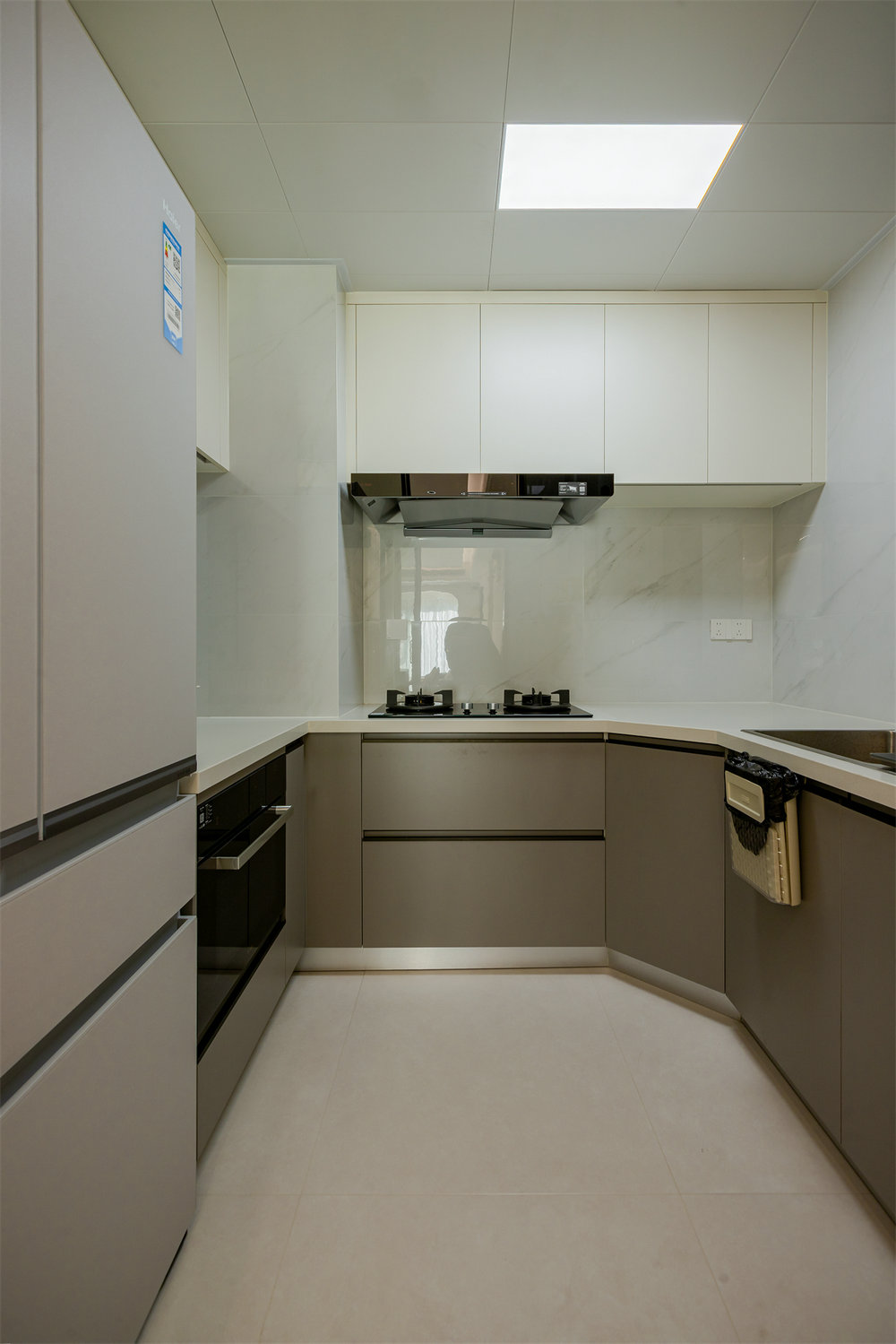 中建大公館101平現(xiàn)代風(fēng)格裝修效果圖