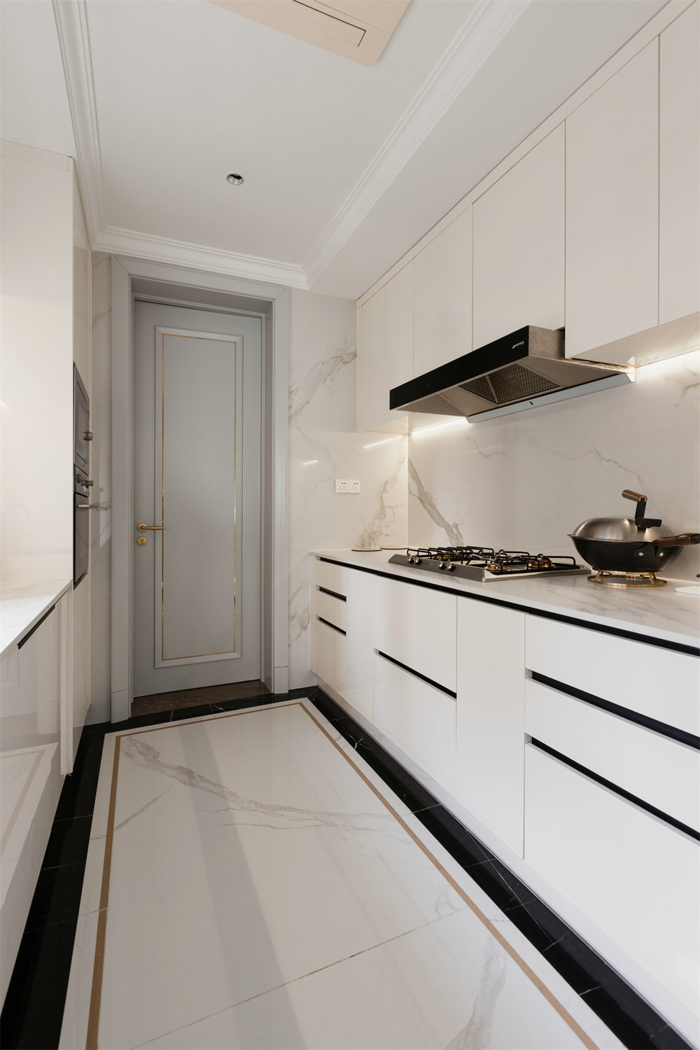 中海萬松九里270平港式輕奢風裝修效果圖