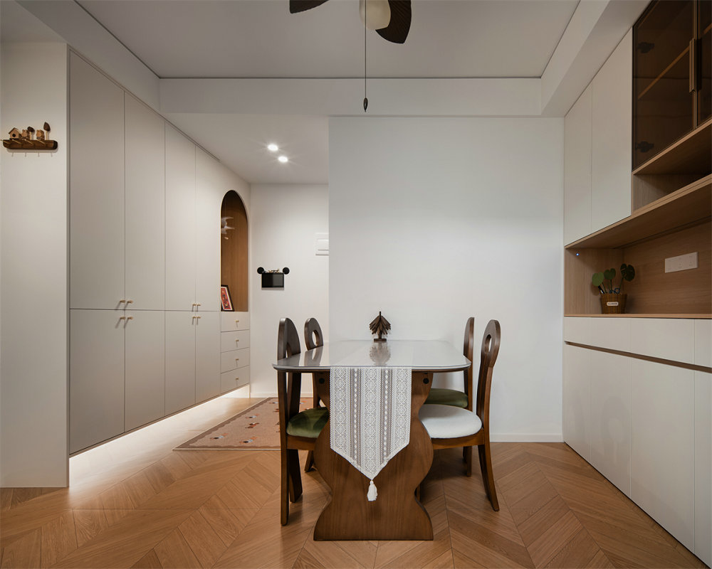 融創(chuàng)95號院95平中古風(fēng)格裝修效果圖