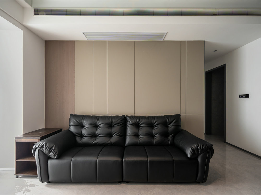 月亮灣137平現(xiàn)代風格裝修效果圖