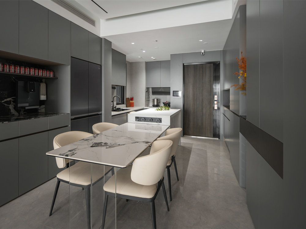 月亮灣137平現(xiàn)代風格裝修效果圖