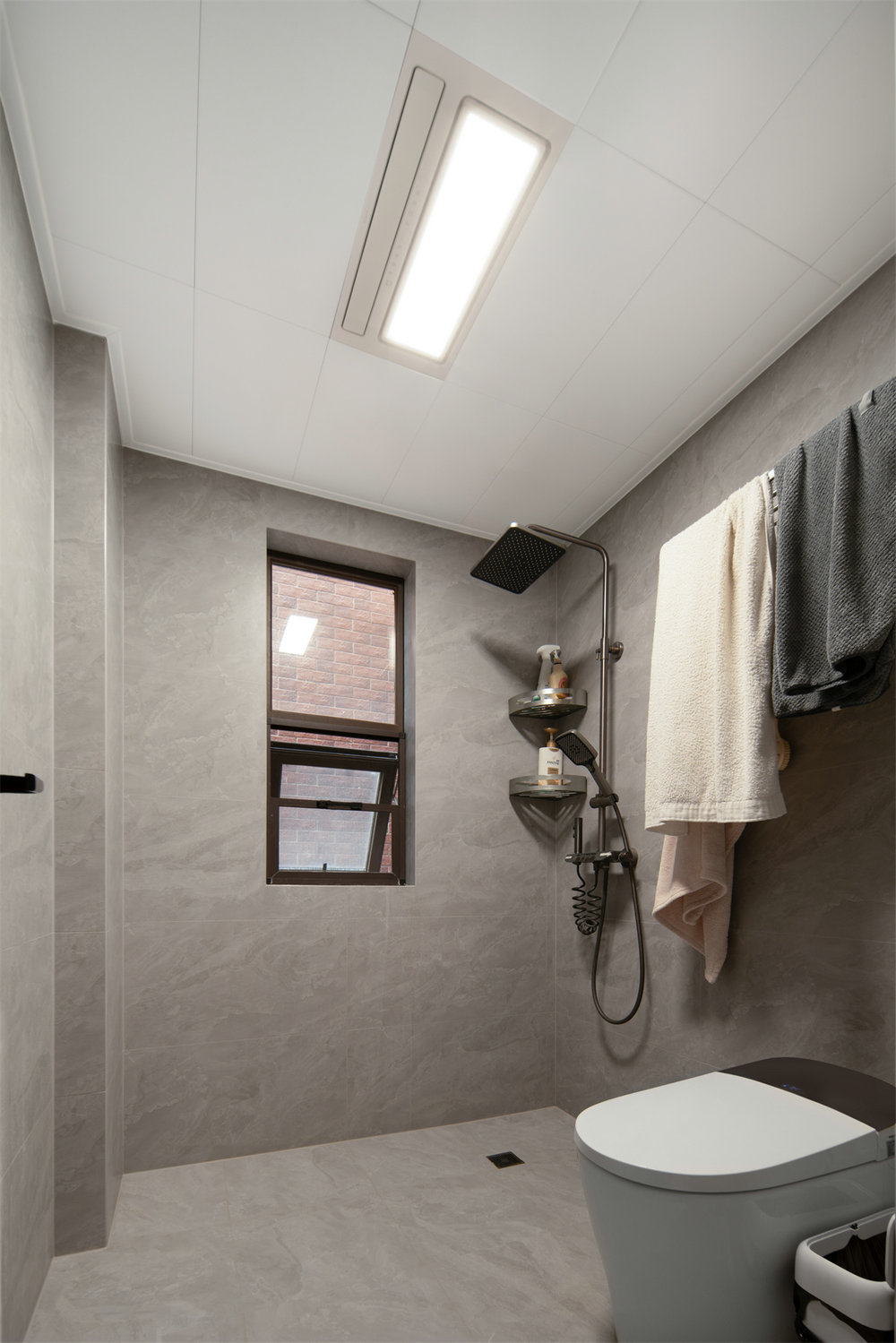 金湖天地120平現(xiàn)代風格裝修效果圖