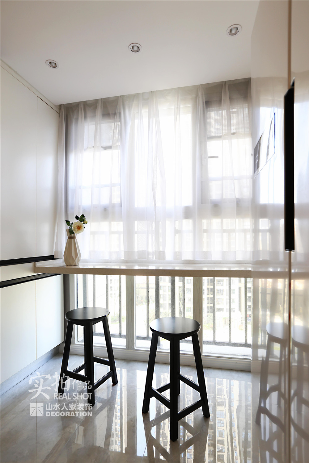 綠地香樹花城現(xiàn)代簡(jiǎn)約風(fēng)格裝修效果圖