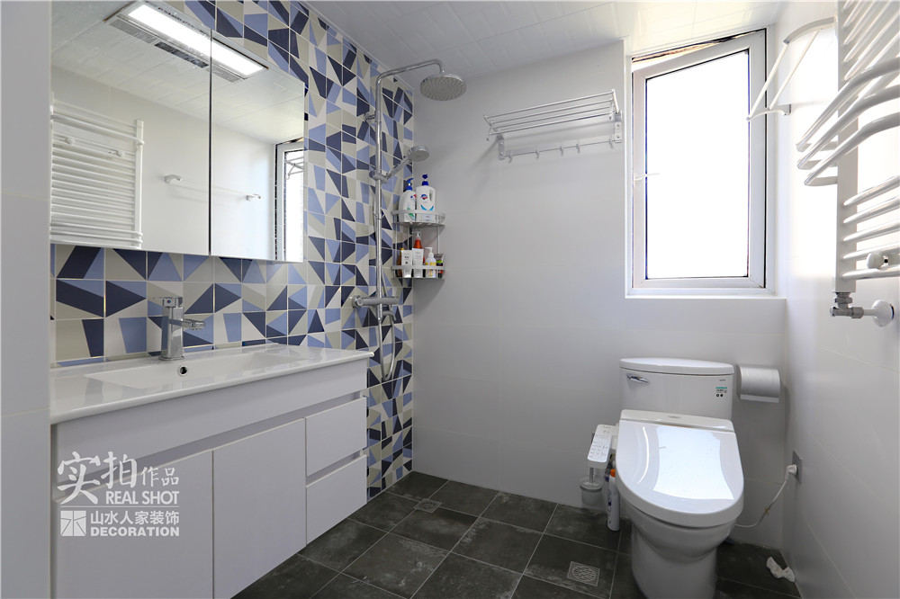 綠地香樹花城現(xiàn)代簡(jiǎn)約風(fēng)格裝修效果圖