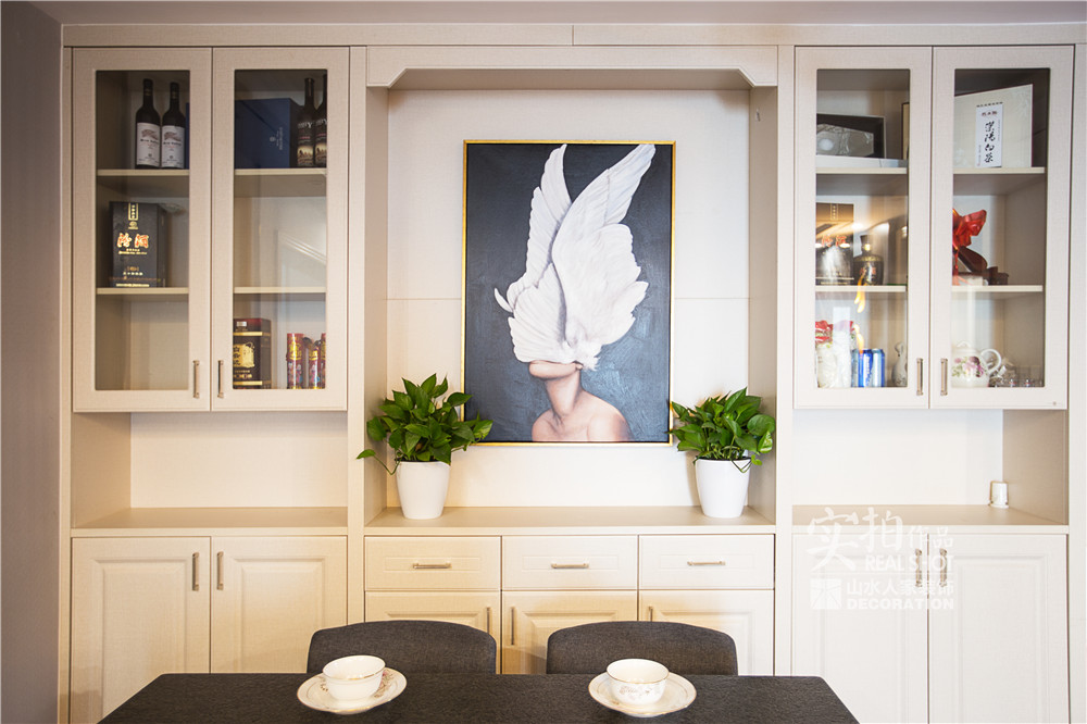 融僑城現(xiàn)代簡約風(fēng)格裝修效果