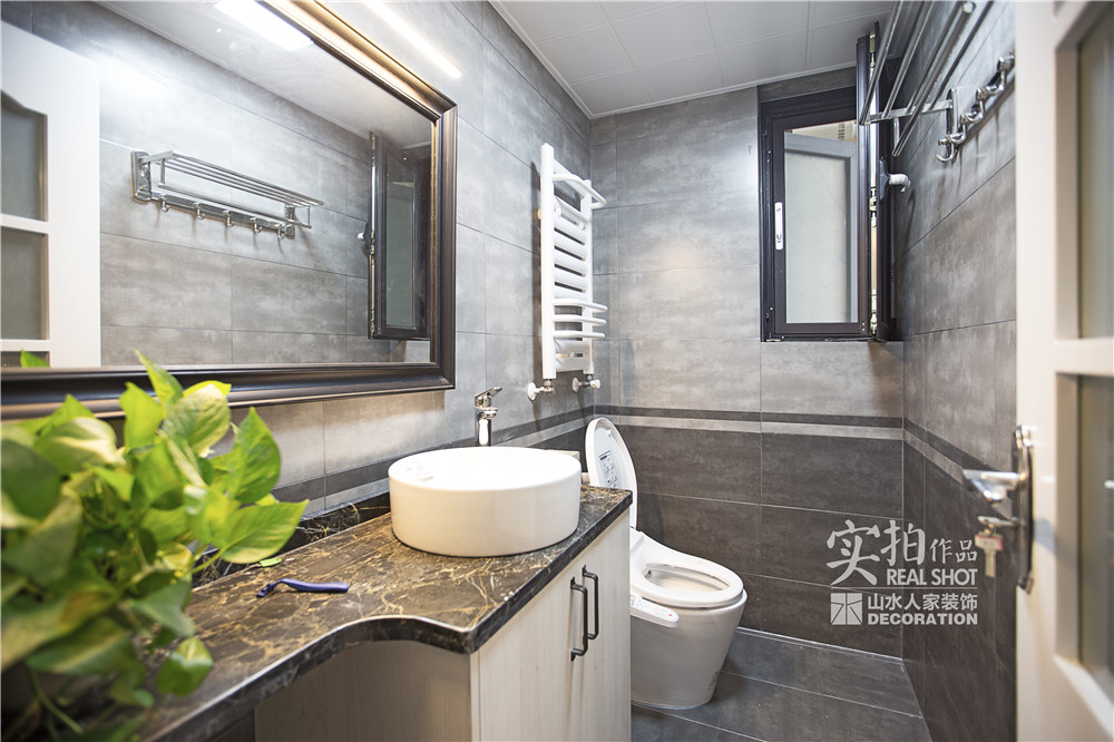 融僑城現(xiàn)代簡約風(fēng)格裝修效果