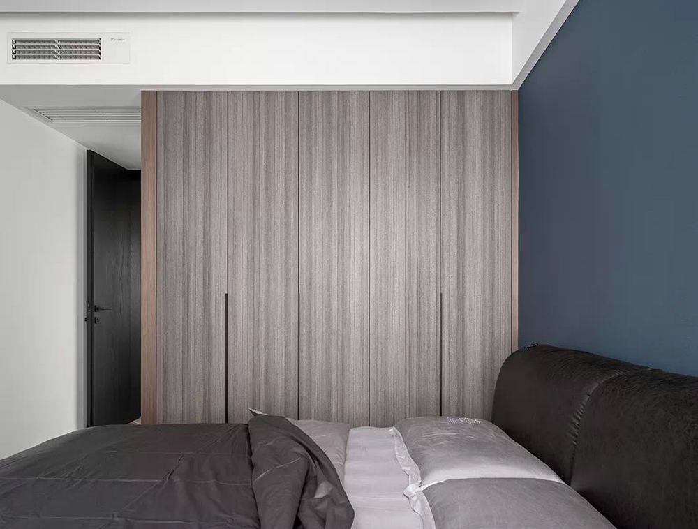 綠地公館118平現(xiàn)代黑白灰裝修效果圖 綠地公館118平現(xiàn)代黑白灰裝修效果圖