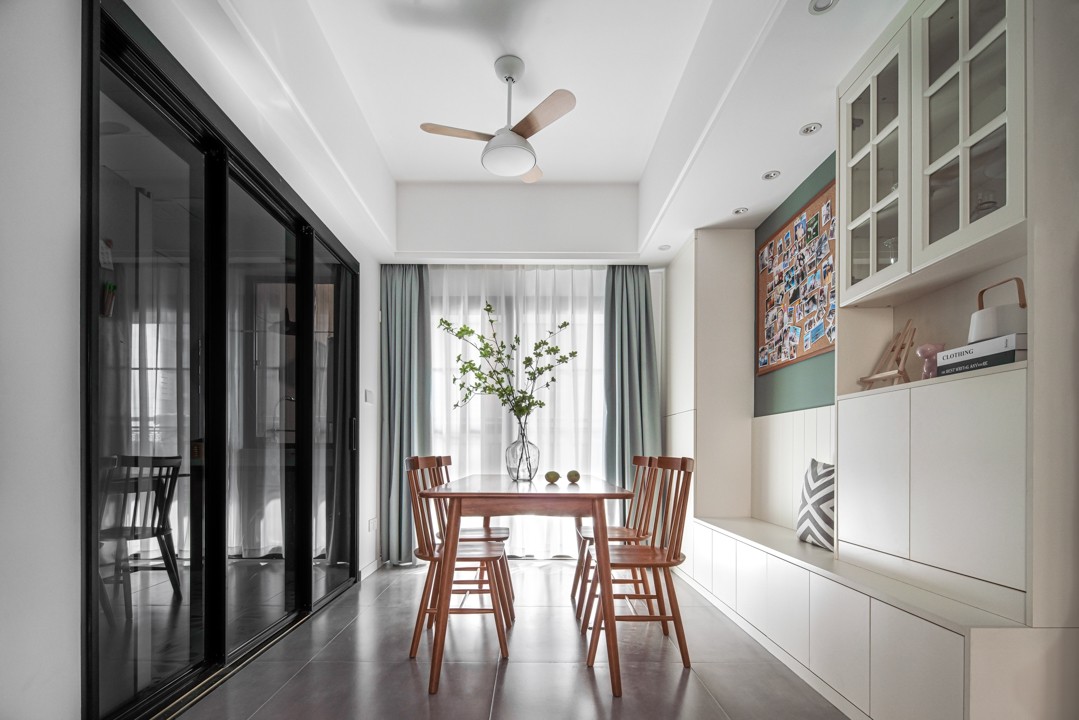 天祥尚府現(xiàn)代風(fēng)格裝修效果圖 天祥尚府現(xiàn)代風(fēng)格裝修效果圖餐廳.jpg