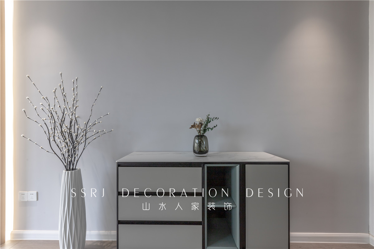 順馳泊林現(xiàn)代簡(jiǎn)約風(fēng)格裝修效果圖